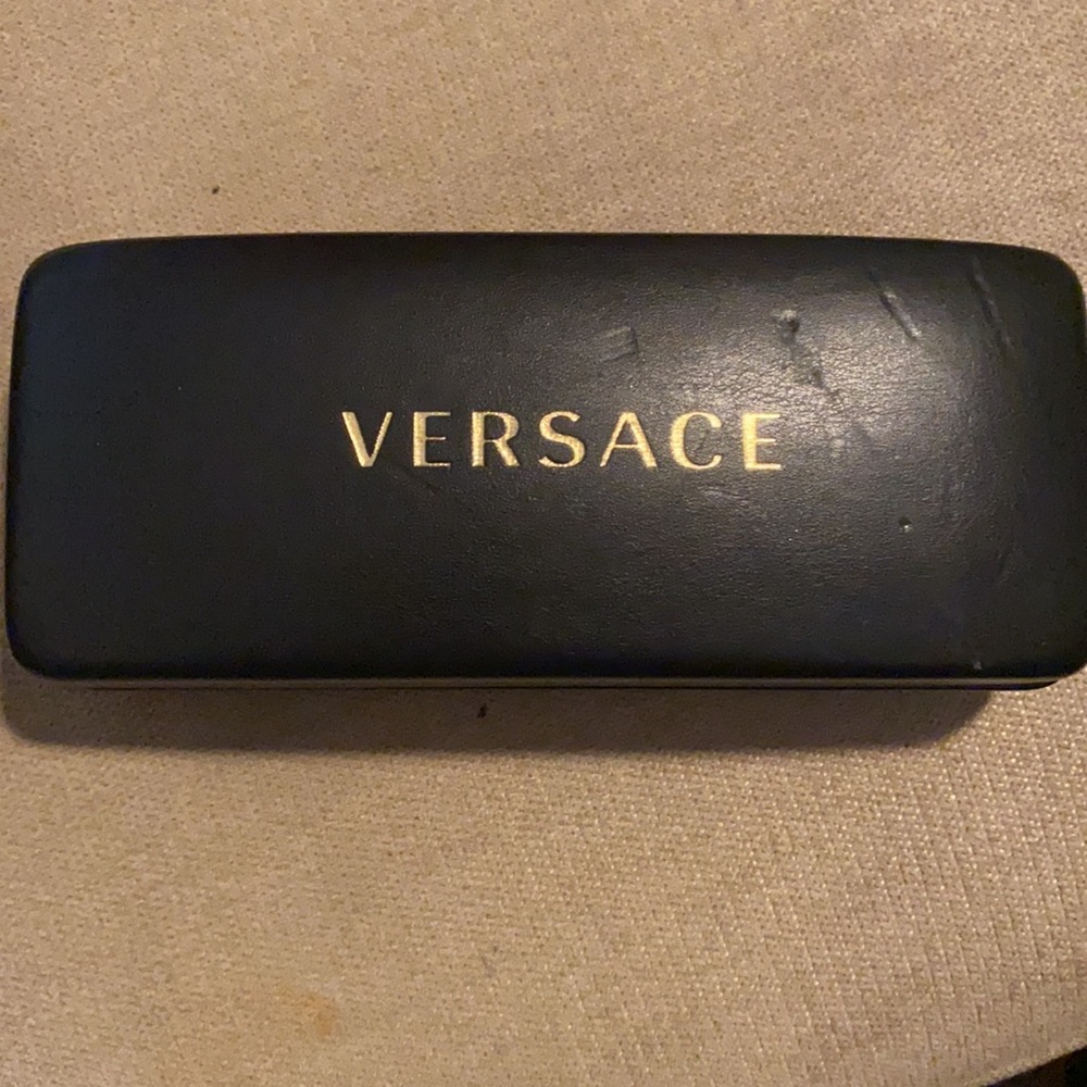 Versace cases - Picture 6 of 7